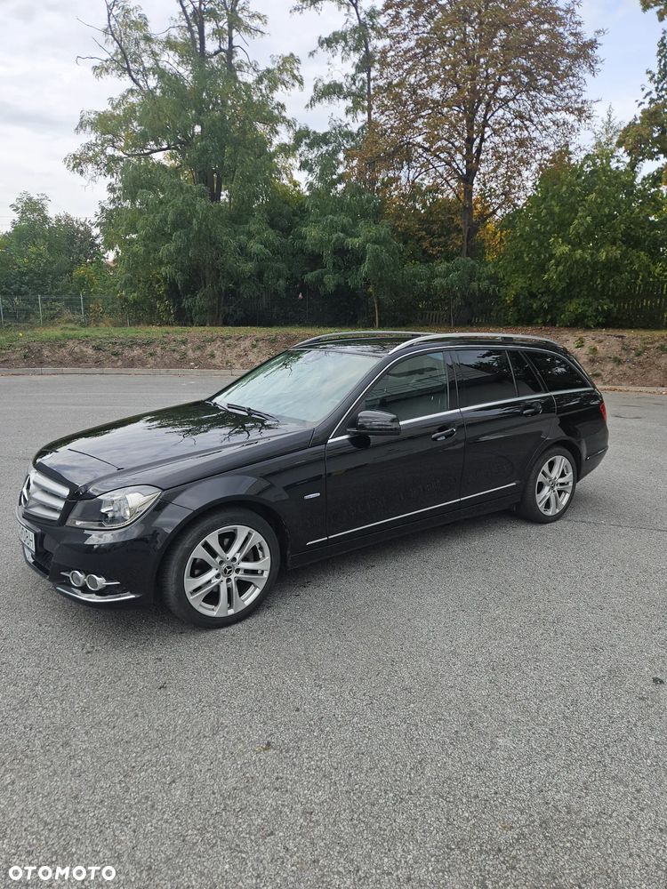 Mercedes-Benz C-Class 2011 photo 2