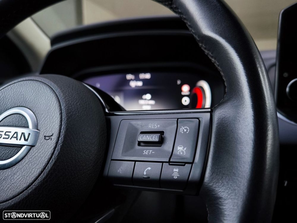 Nissan Qashqai 1.3 DIG-T N-Connecta LED - 17