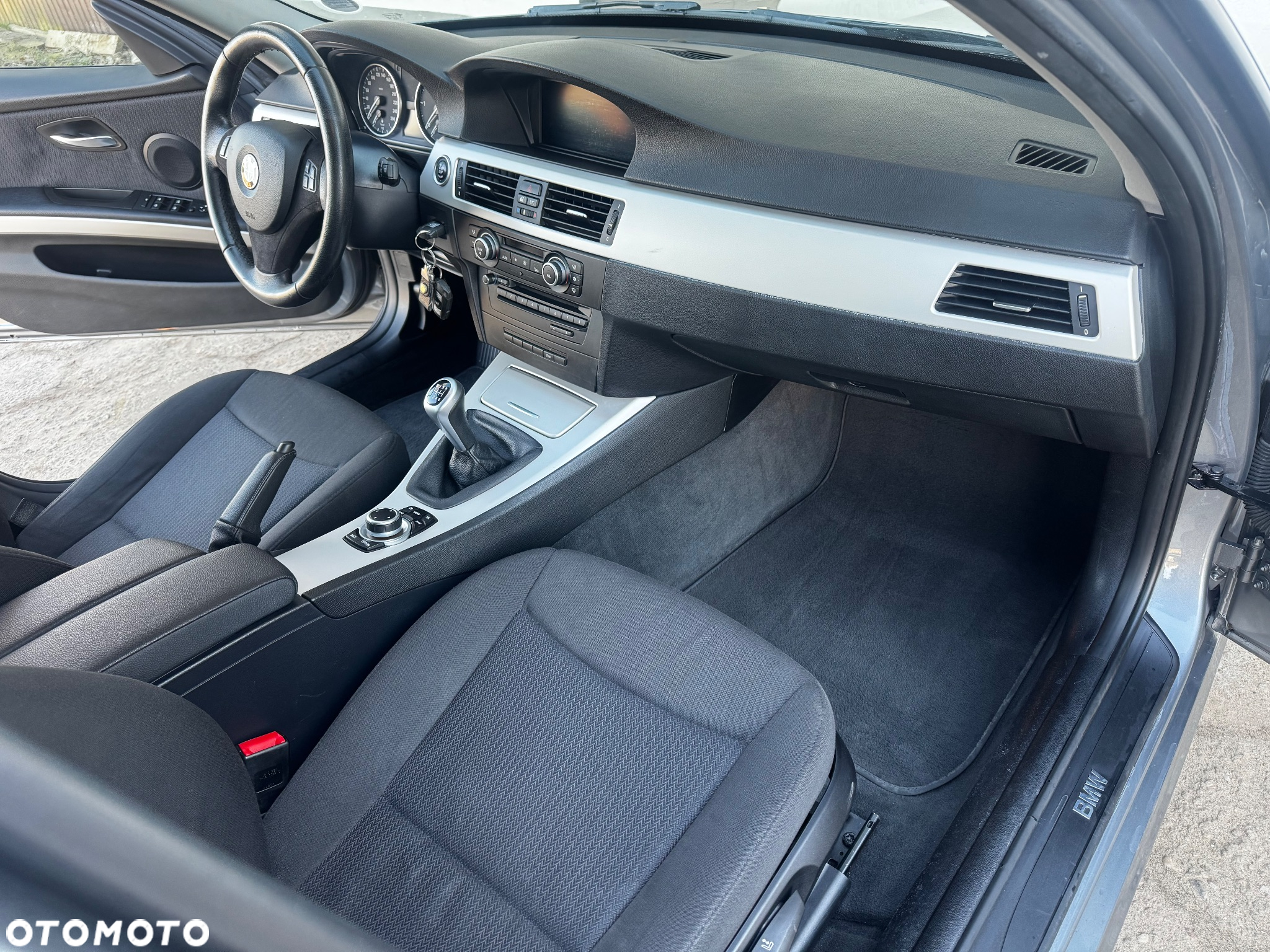 BMW Seria 3 318d DPF Touring - 8