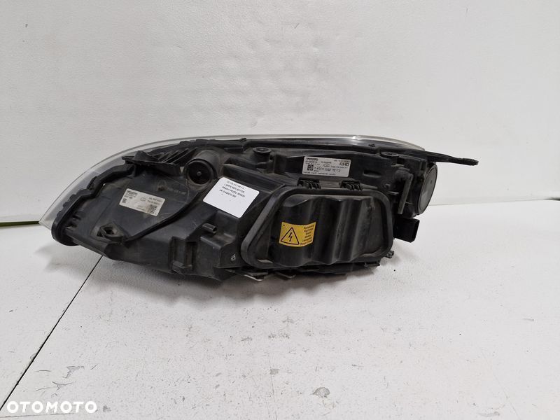 volvo v40 ii 2 lampa reflektor prawy przód xenon uk 31420010 - 5