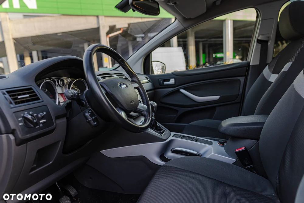 Ford Kuga 2.0 TDCi 4x4 Titanium - 9