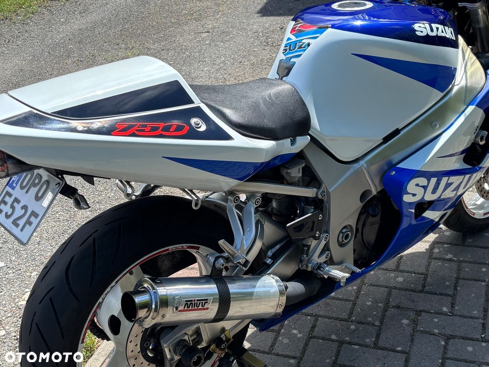 Suzuki GSX-R - 4