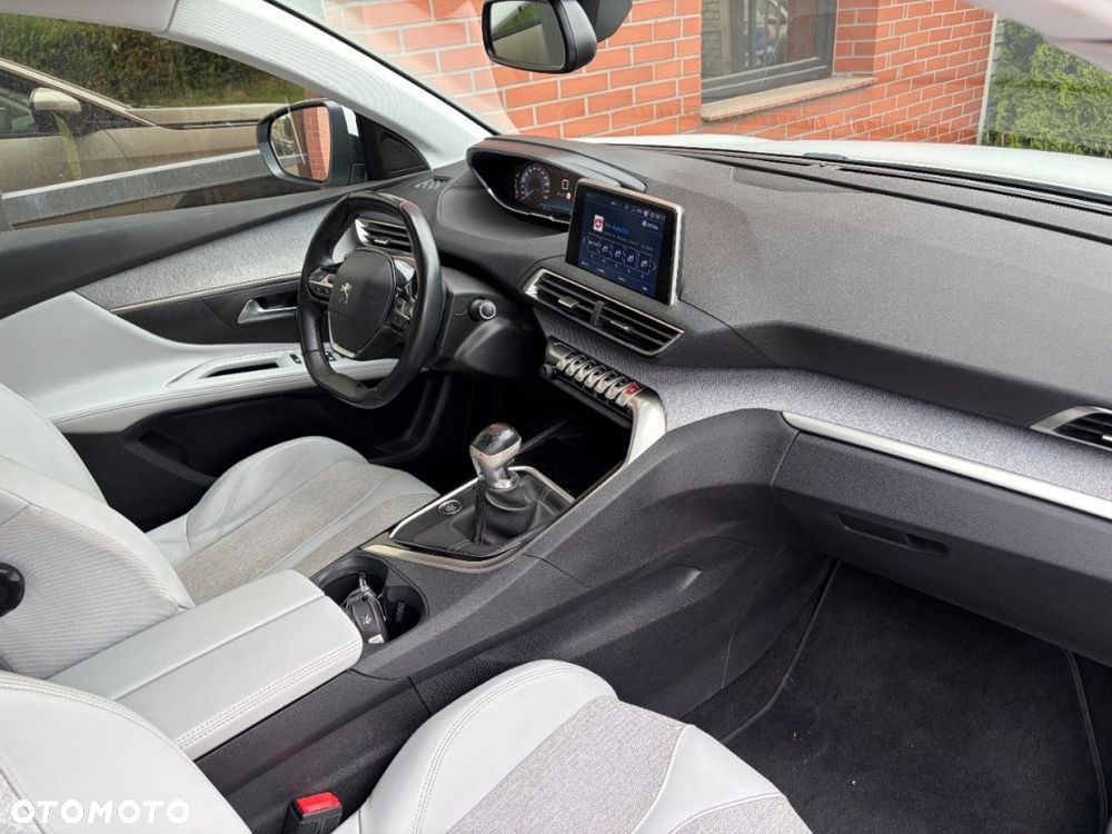 Peugeot 5008 1.5 BlueHDi Allure S&S - 8
