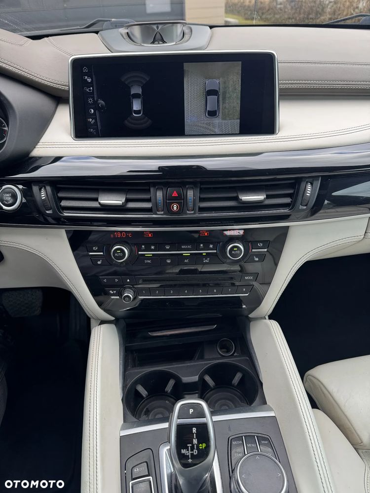 BMW X6 xDrive40d - 9