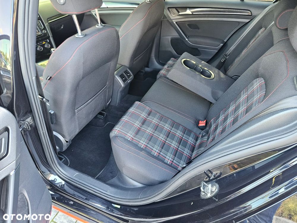 Volkswagen Golf GTI 2.0 TSI OPF Performance - 12