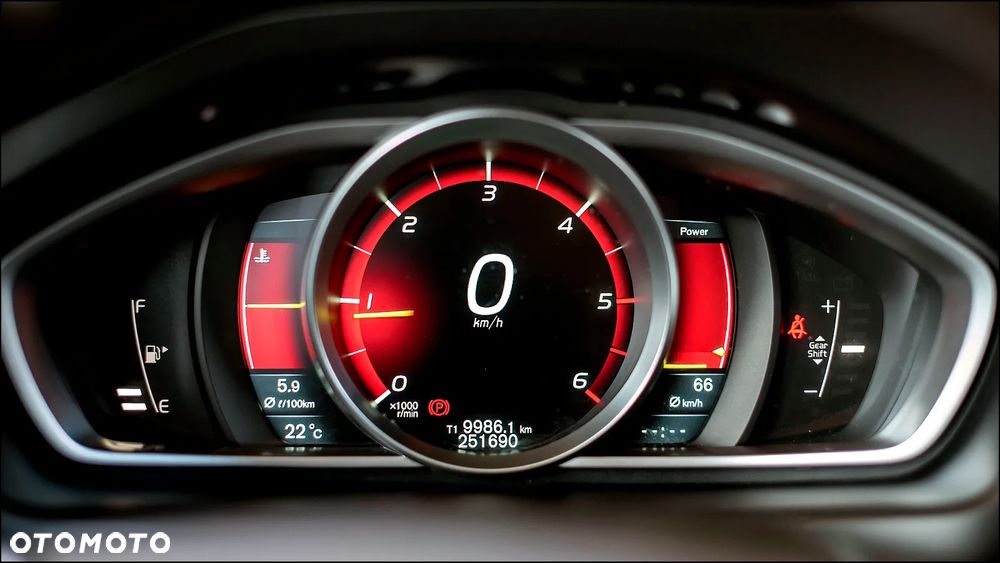Volvo V40 D2 Summum - 20