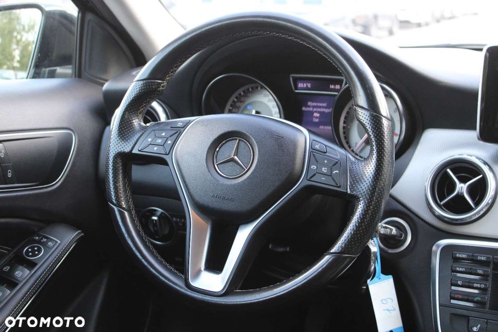 Mercedes-Benz GLA - 30