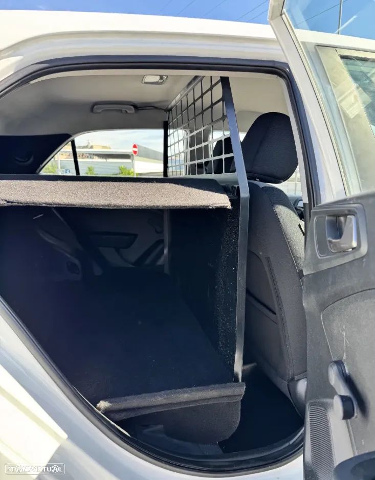 Hyundai i20 / 1.1 CRDi Access Plus - 28