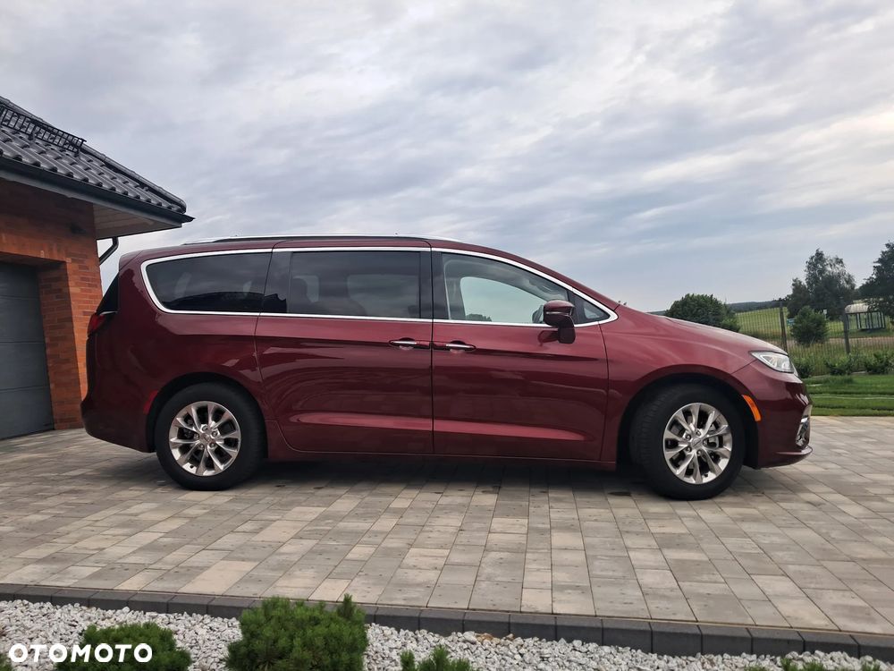 Chrysler Pacifica - 28