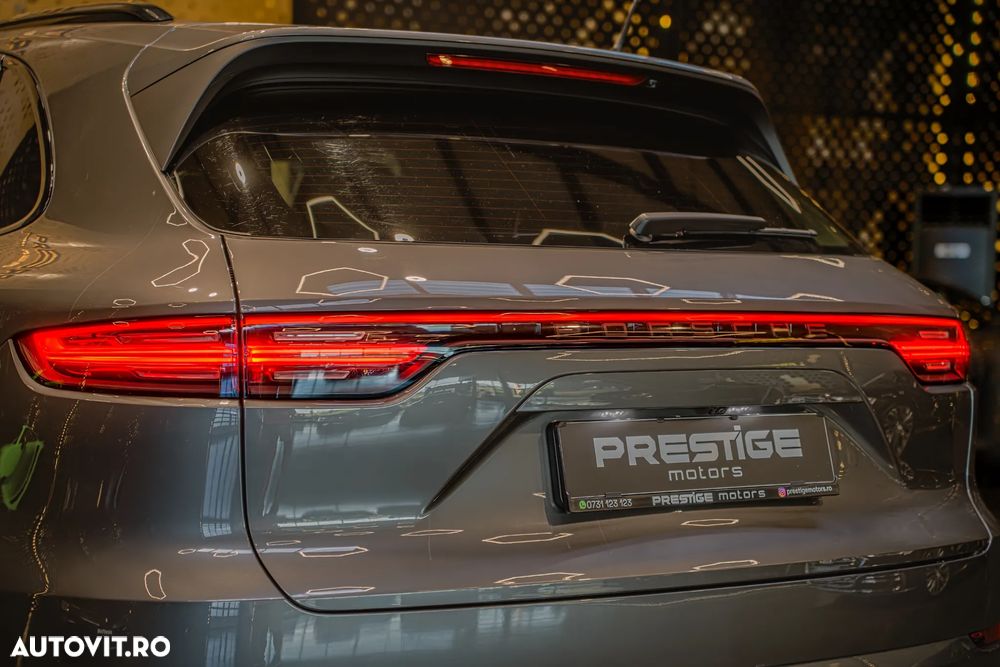 Porsche Cayenne E-Hybrid Tiptronic S Platinum Edition - 35