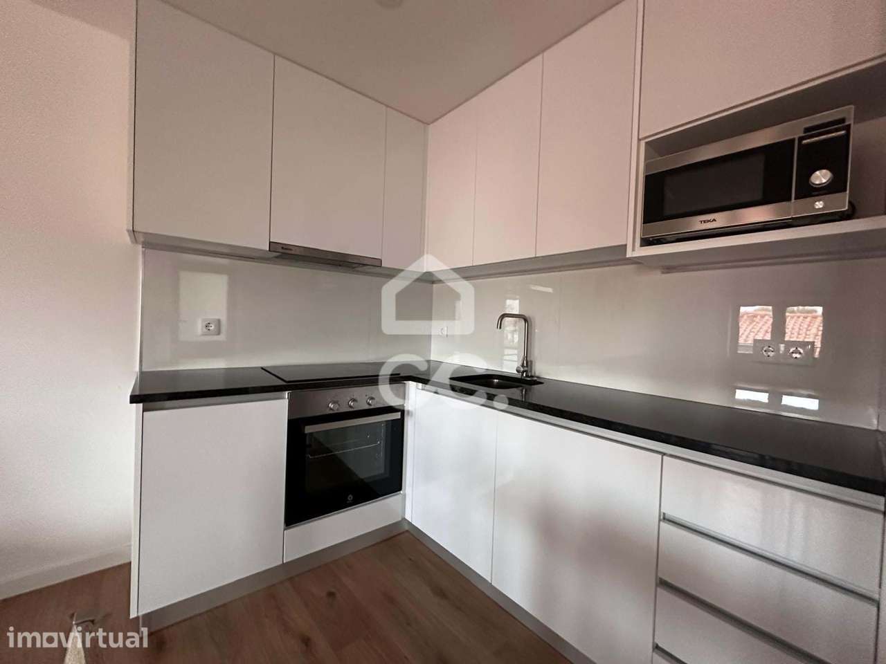 Excelente Apartamento T1 com varanda no centro de Chaves - Grande imagem: 3/16