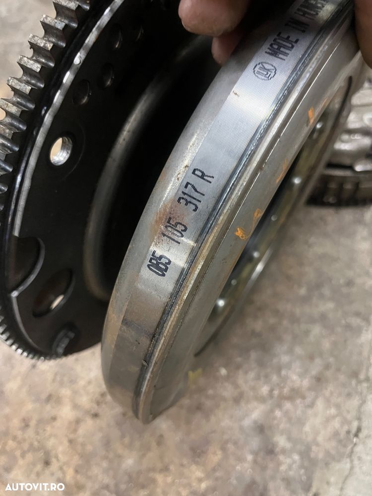 Volanta 0B5105317R audi A4 A5 2.0 tdi 2015 - 5