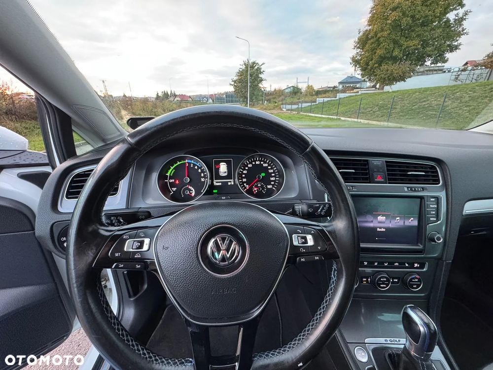 Volkswagen Golf e-Golf - 24