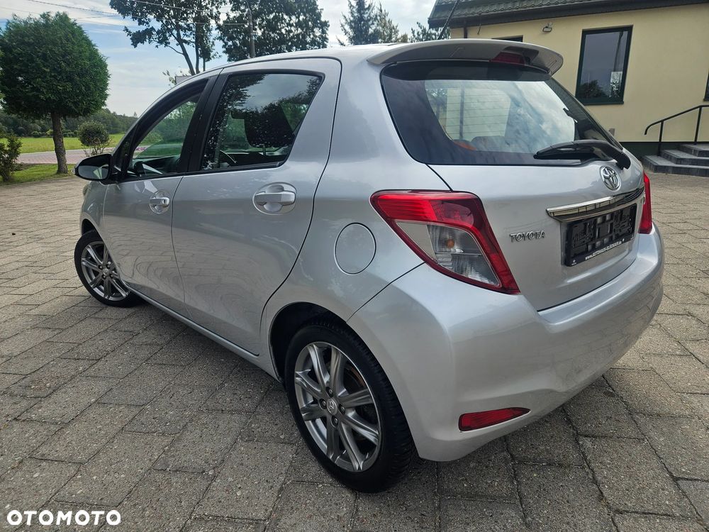 Toyota Yaris - 4