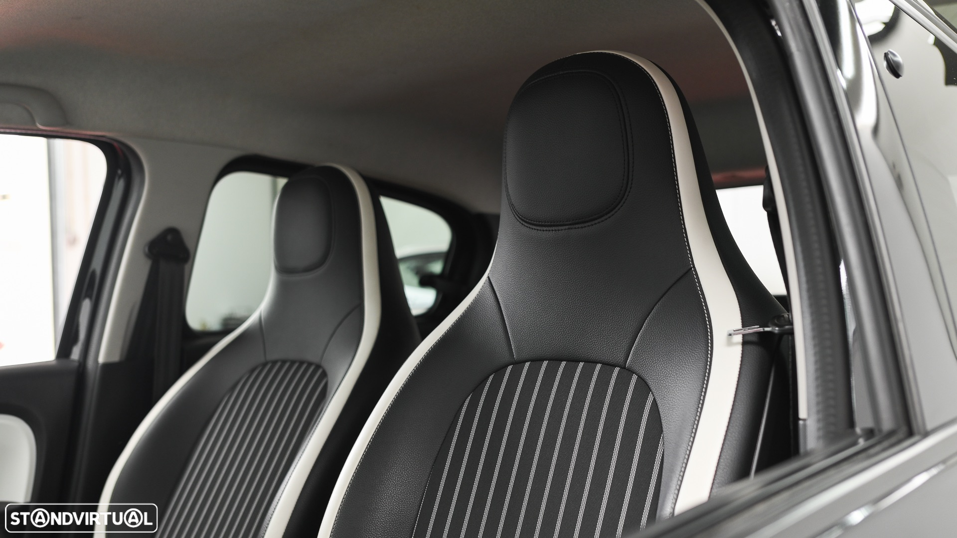 Renault Twingo ENERGY TCe 90 Intens - 42