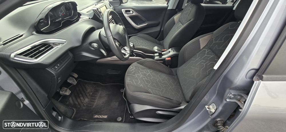 Peugeot 2008 1.2 PureTech Style - 6