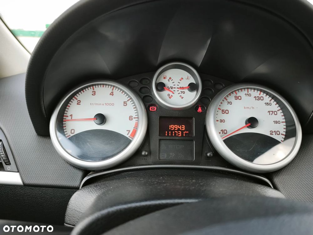 Peugeot 207 1.4 16V Trendy - 12