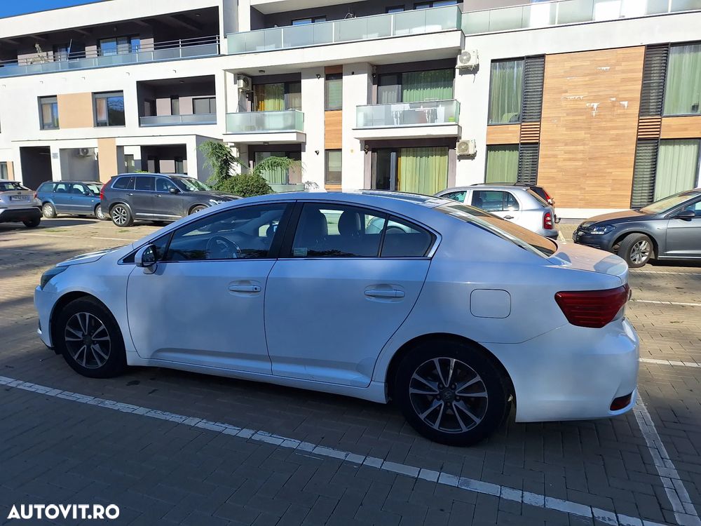 Toyota Avensis 2.0 D-4D Executive - 4