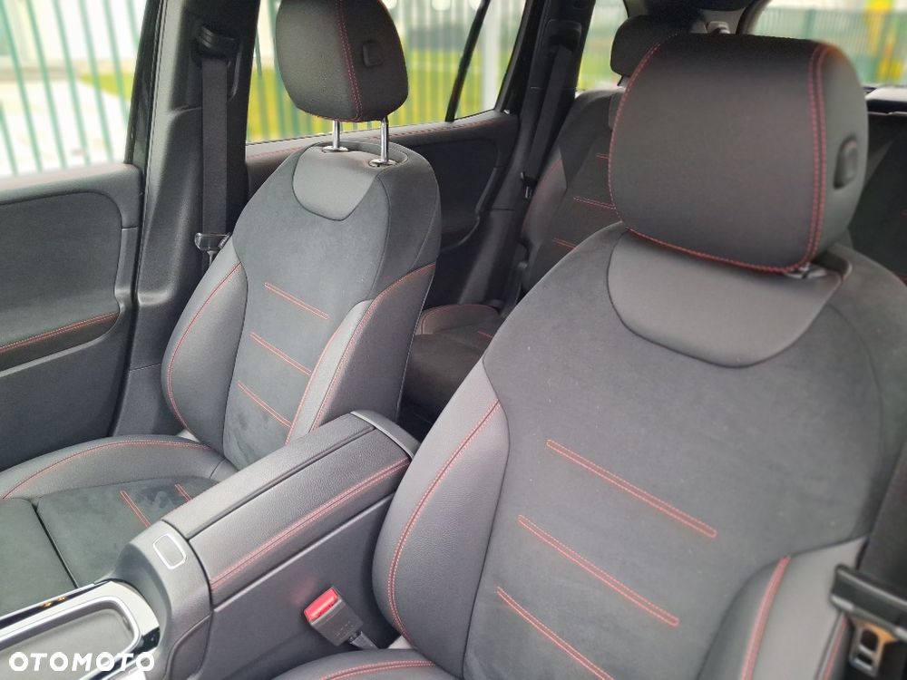 Mercedes-Benz GLB 200 d 4-Matic AMG Line 8G-DCT - 14