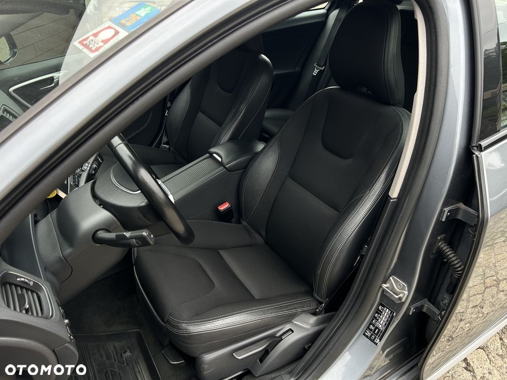 Volvo V40 Cross Country D3 Geartronic Momentum - 17