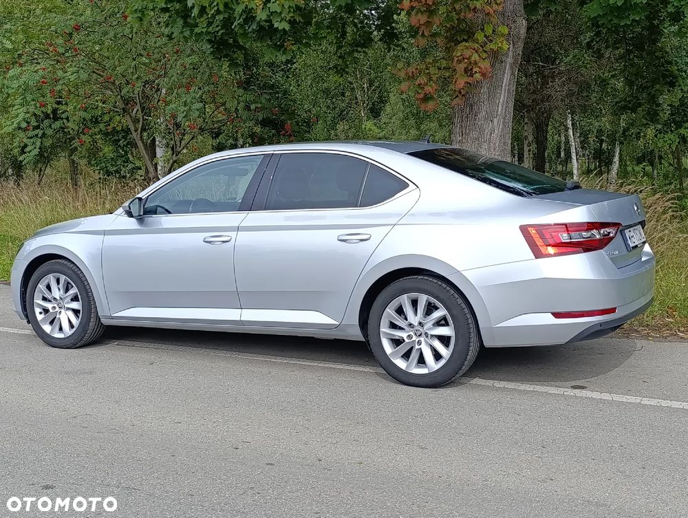 Skoda Superb 2.0 TDI Ambition - 13