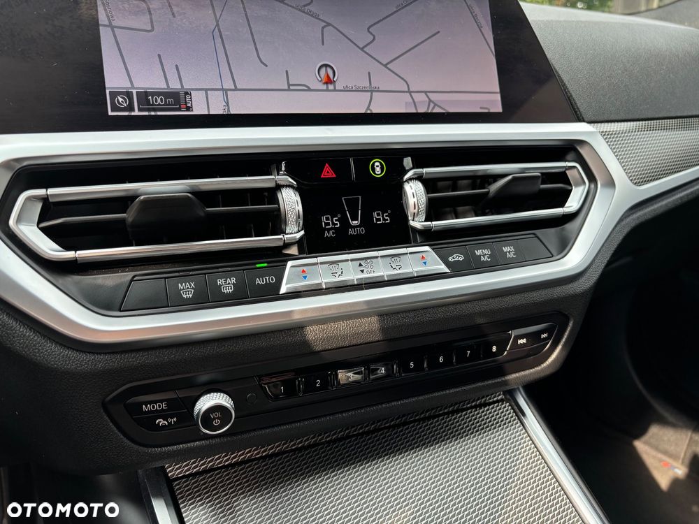 BMW Seria 3 320d xDrive Edition M Sport Shadow - 23