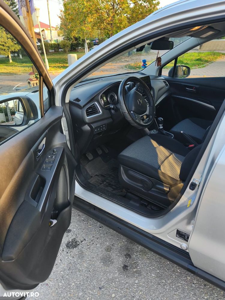 Suzuki S-Cross - 12