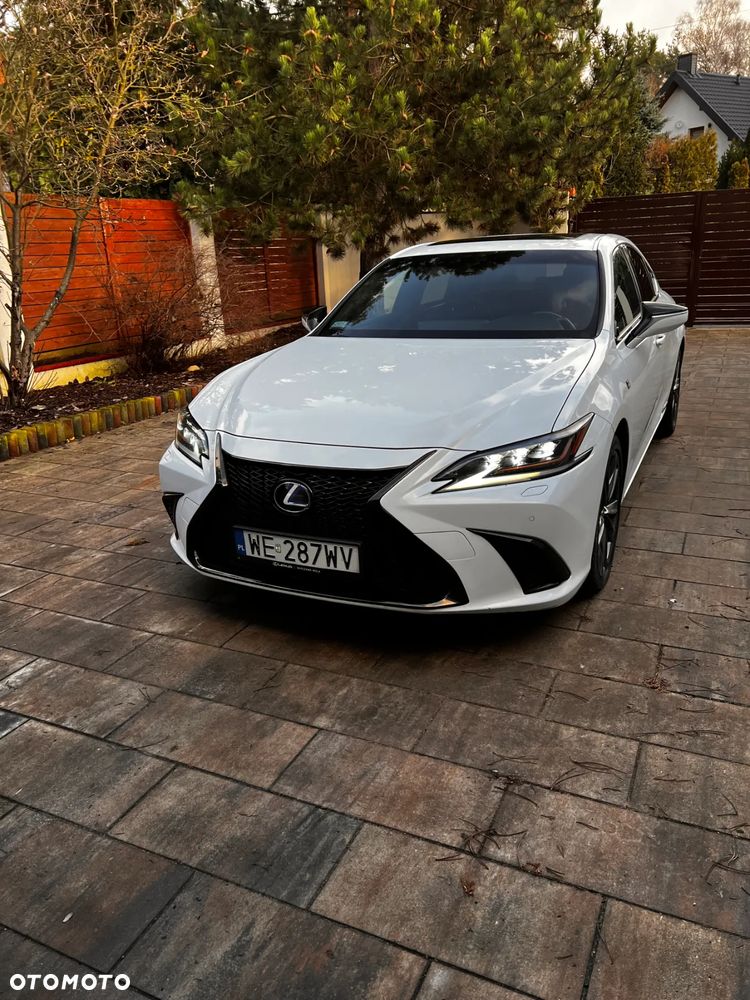 Lexus ES 300h F Sport - 8