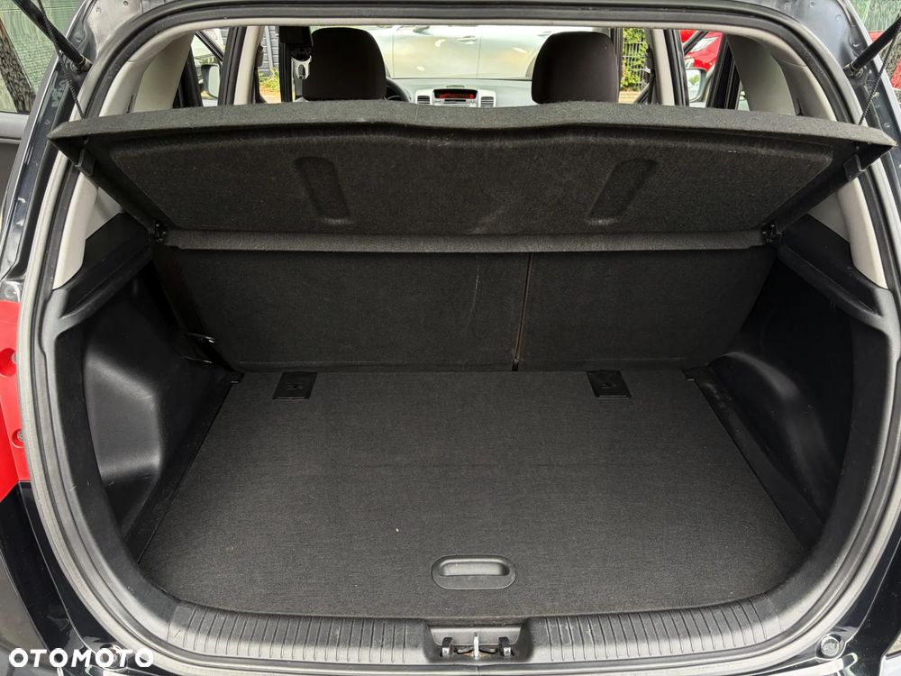 Kia Venga 1.6 CVVT Automatik UEFA EURO 2016 - 34