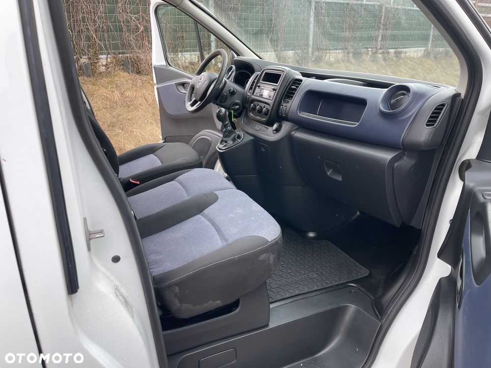 Opel Vivaro - 10