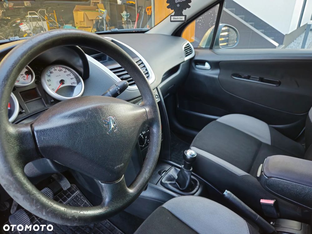 Peugeot 207 1.4 - 12