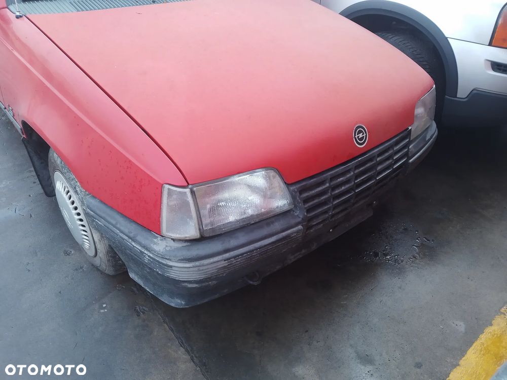 OPEL KADETT E SEDAN  84-89    ZDERZAK PRZÓD PRZEDNI     E 535 - 3