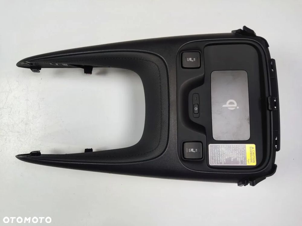 TOYOTA COROLLA od 2019r Ładowarka Indukcyjna - 1