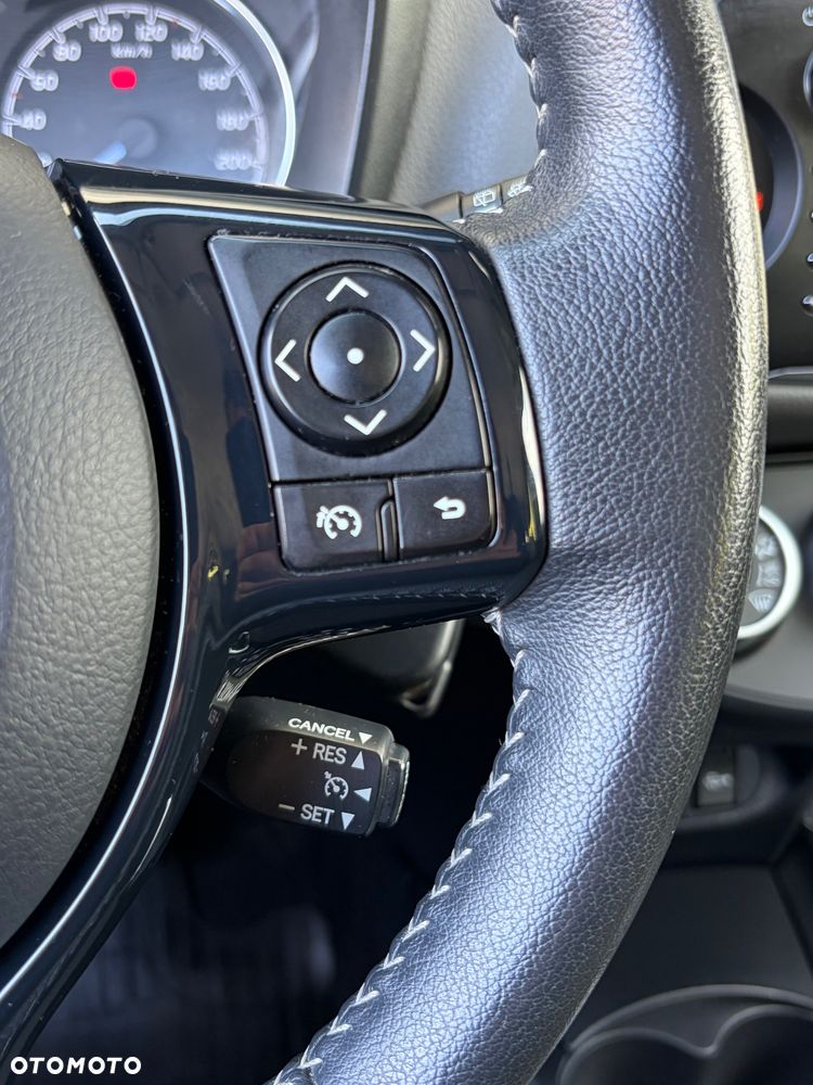Toyota Yaris 1.5 Premium - 10