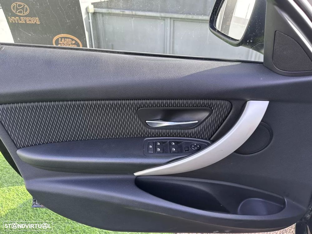 BMW 320 d Line Sport - 24