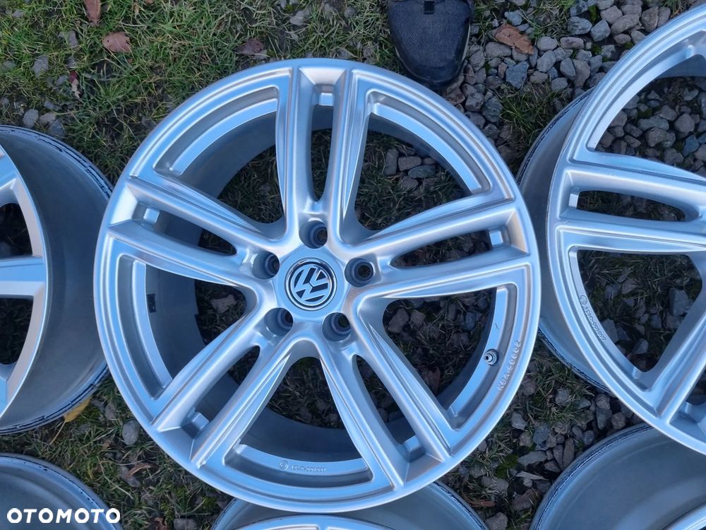 VW ARTEON,PASSAT,AUDI A4,SEAT LEON,SKODA SUPERB 8X18 ET40 5X112 bdb stan - 3