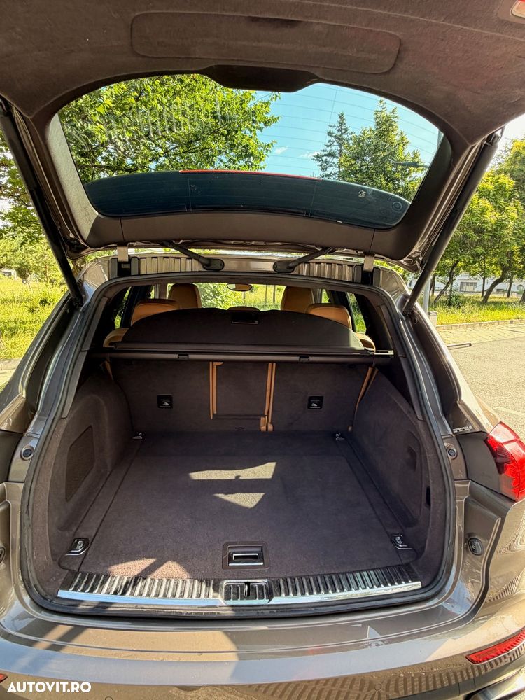 Porsche Cayenne 3.0 L - 16