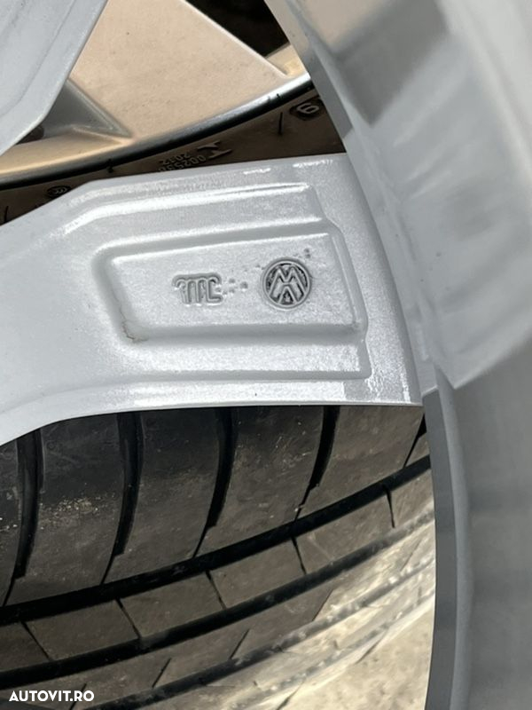 vând set jante originale de Volkswagen Touareg pe 20” cu anvelope de vară - 7