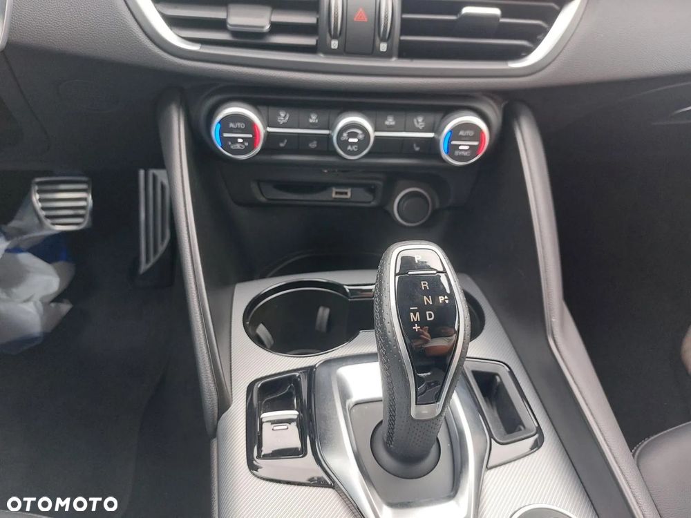 Alfa Romeo Giulia - 11