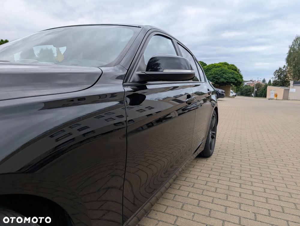 BMW Seria 3 320i - 8