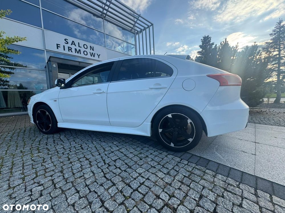 Mitsubishi Lancer 1.6 Invite - 3