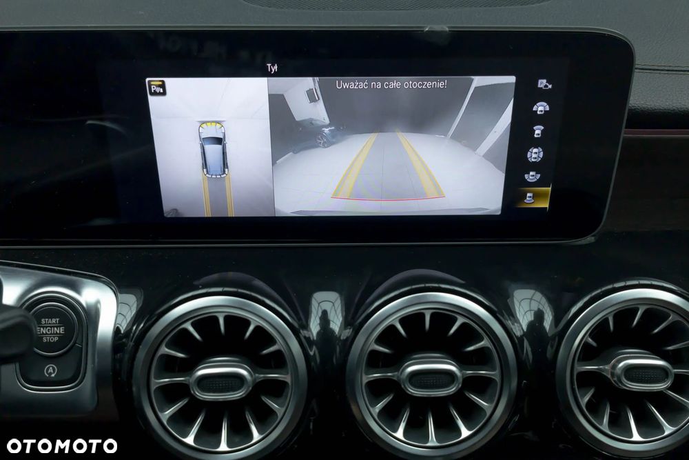 Mercedes-Benz GLB - 27