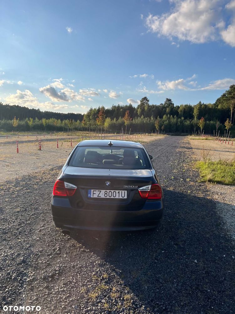 BMW Seria 3 320d - 4