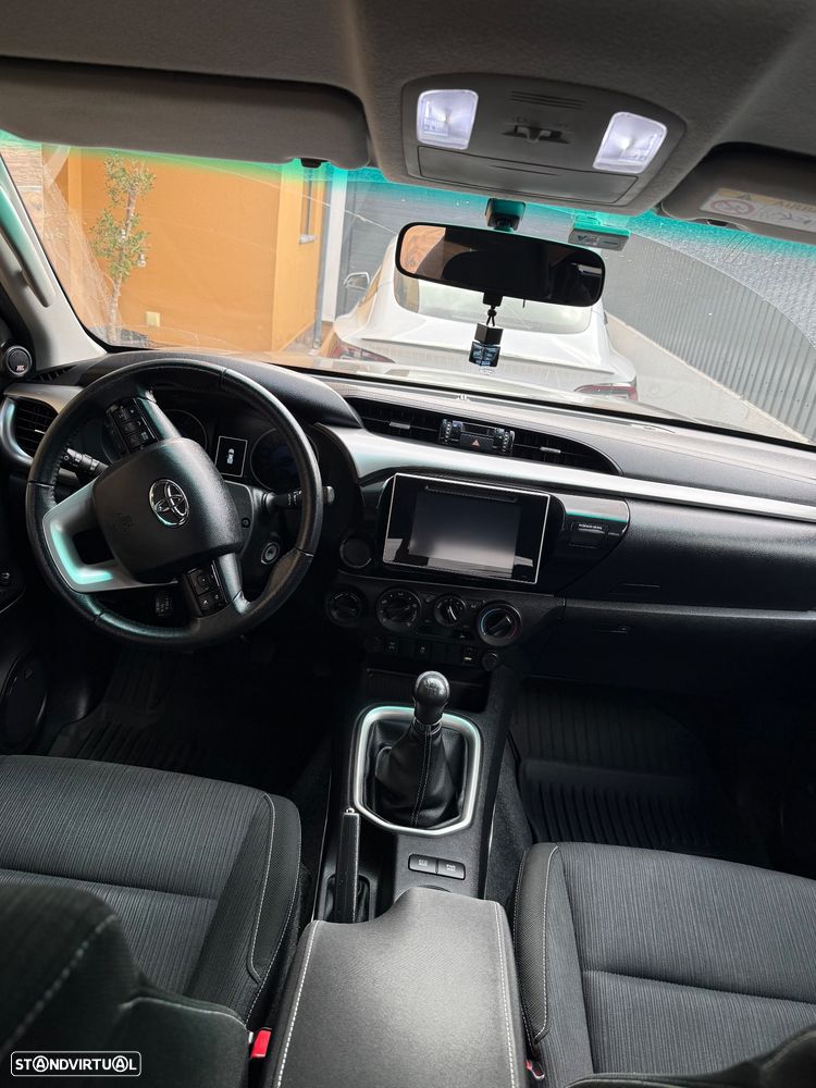 Toyota Hilux 2.4 D-4D 4WD Tracker - 6