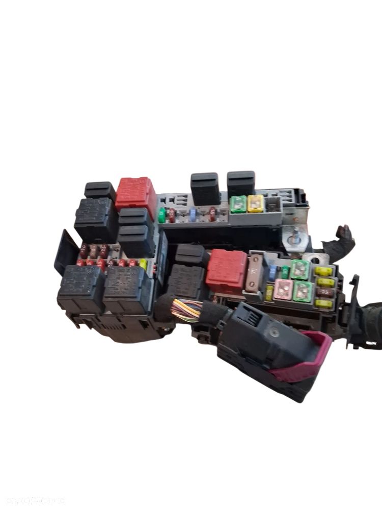 MODUŁ BSI SKRZYNKA BEZPIECZNIKÓW  OPEL CORSA D 1.3 DIESEL 13252917 - 1