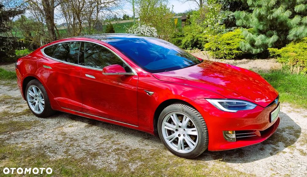 Tesla Model S - 6