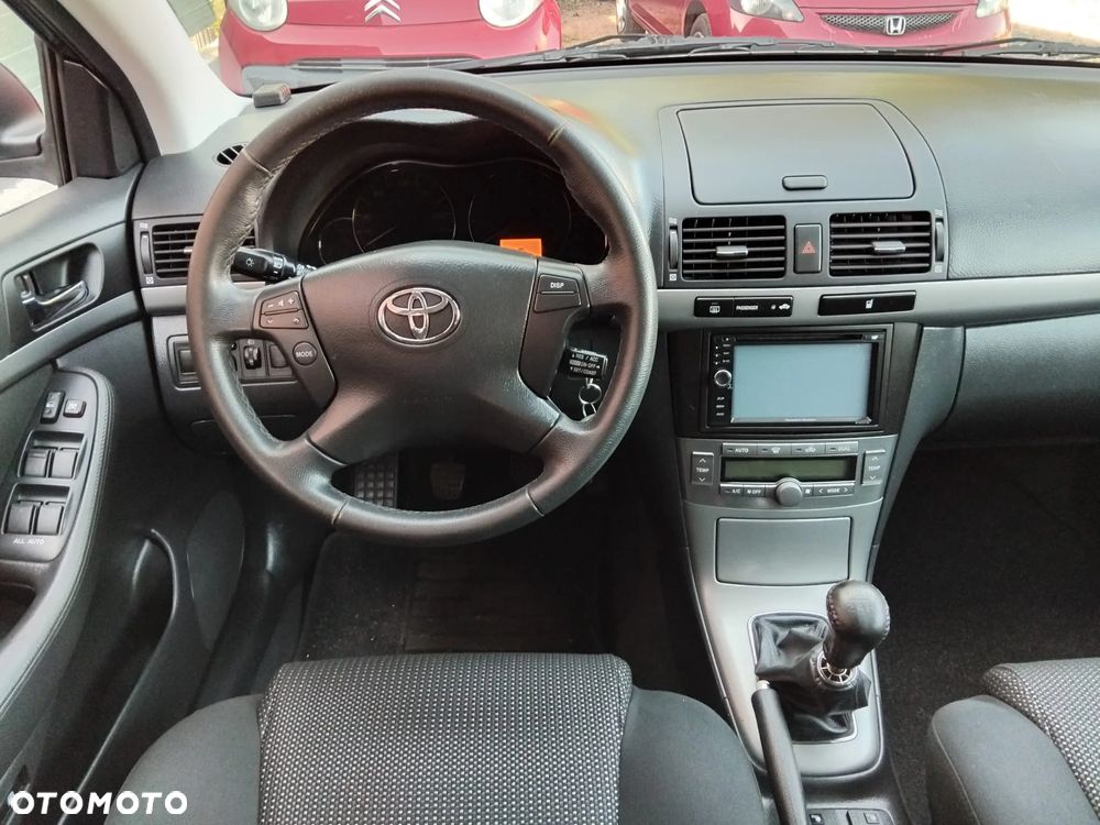 Toyota Avensis 2.0 VVT-i Combi Edition - 18