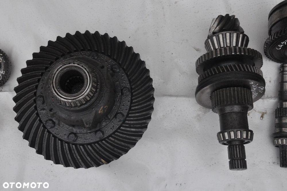 KOŁO TALERZOWE WAŁEK PÓŁOŚ NEW HOLLAND TM  CASE MXM 140 - 2