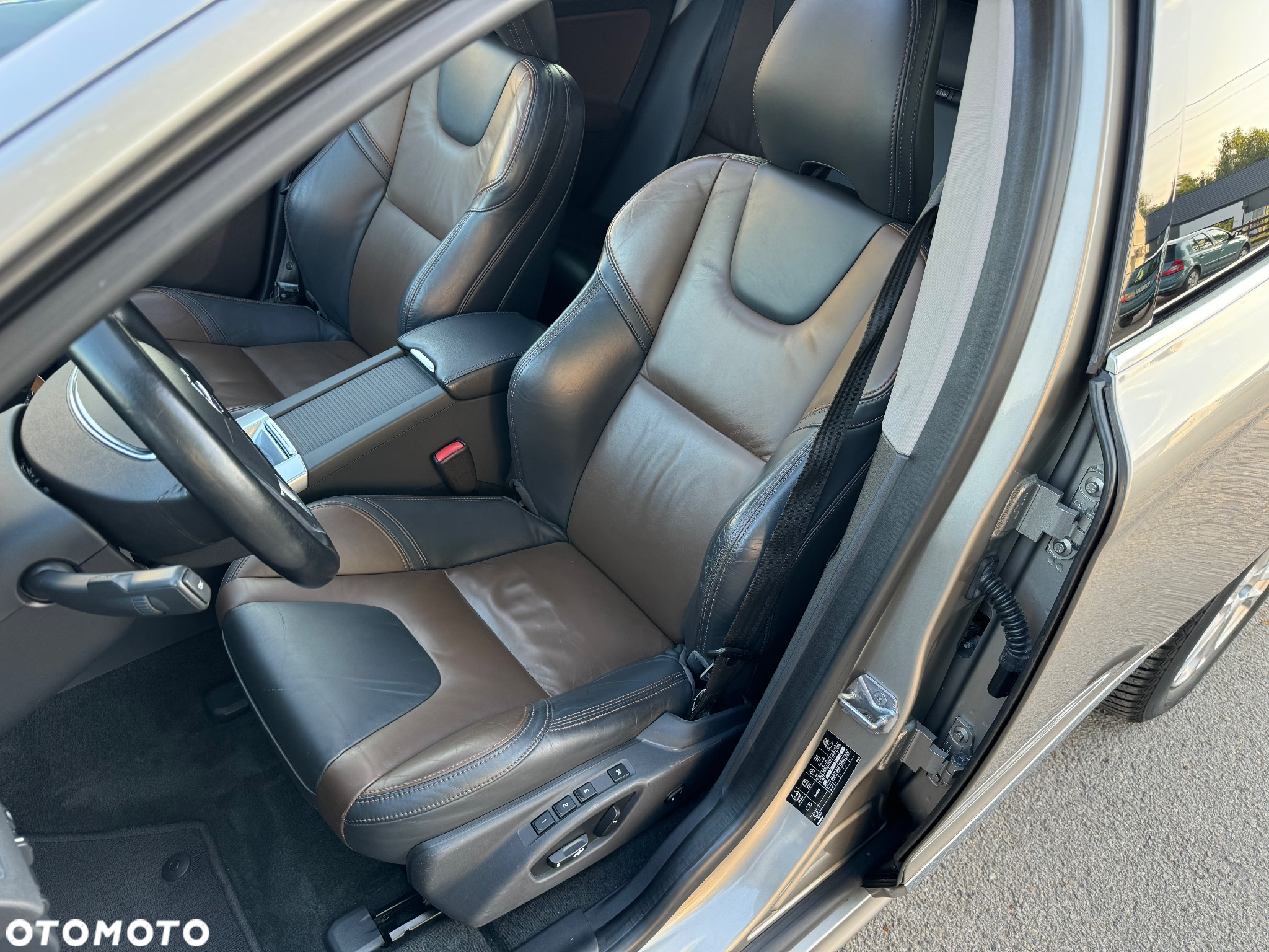 Volvo XC 60 D4 Geartronic Summum - 25