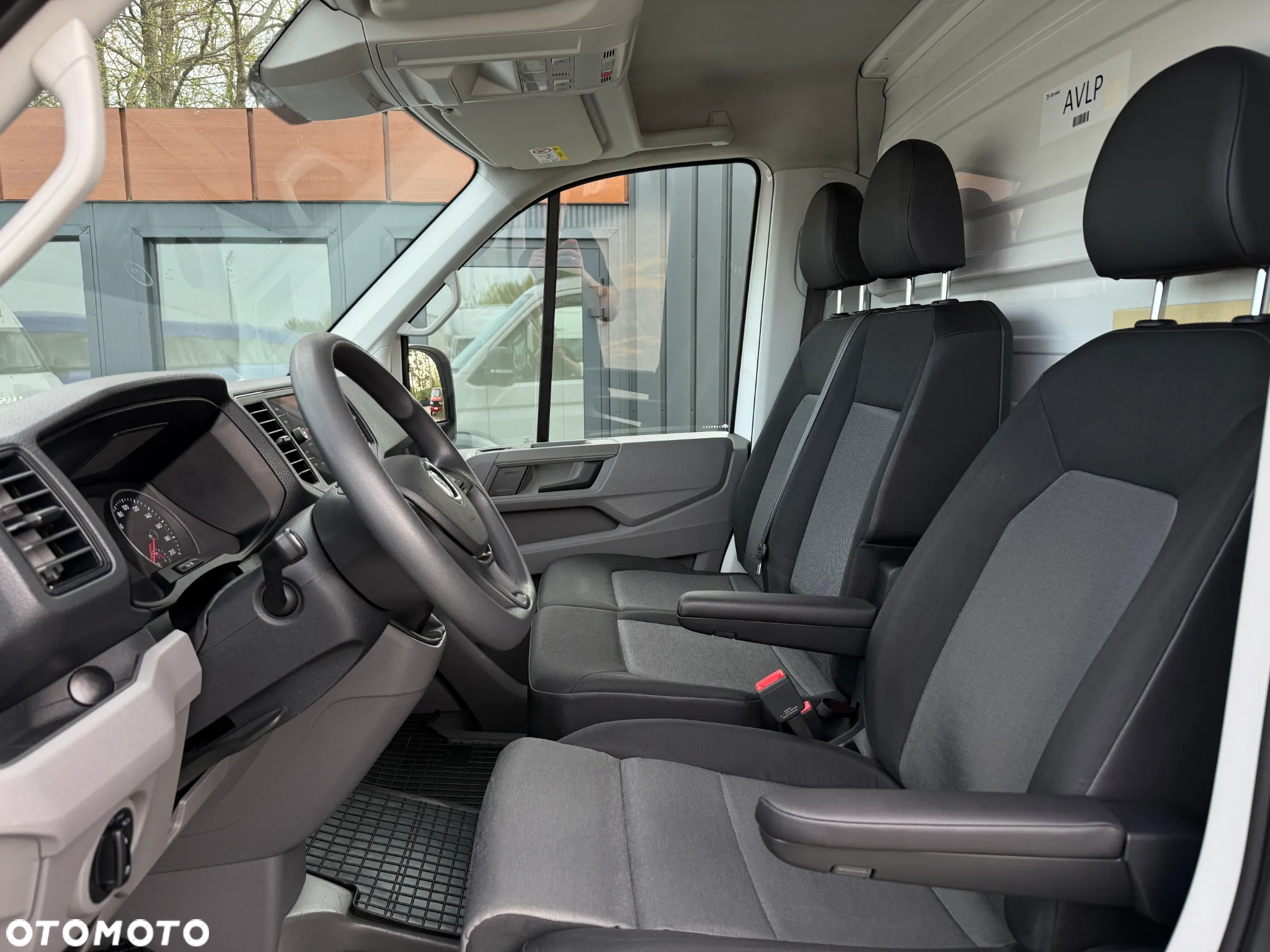Volkswagen Crafter 2.0 177KM / 12.2021 / 99.200KM /  Kontener 8EP + Drzwi Boczne / Winda 750KG / ZAREJESTROWANY - 23